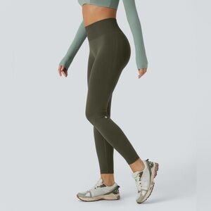 OneForm Seamless Flow Mid Rise Tummy
Control Butt Lifting Yoga Leggings